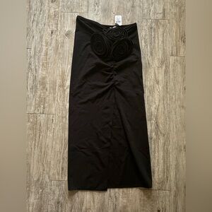 Another Mode Women's Skirt with Slit and Floral Detail, Size Large